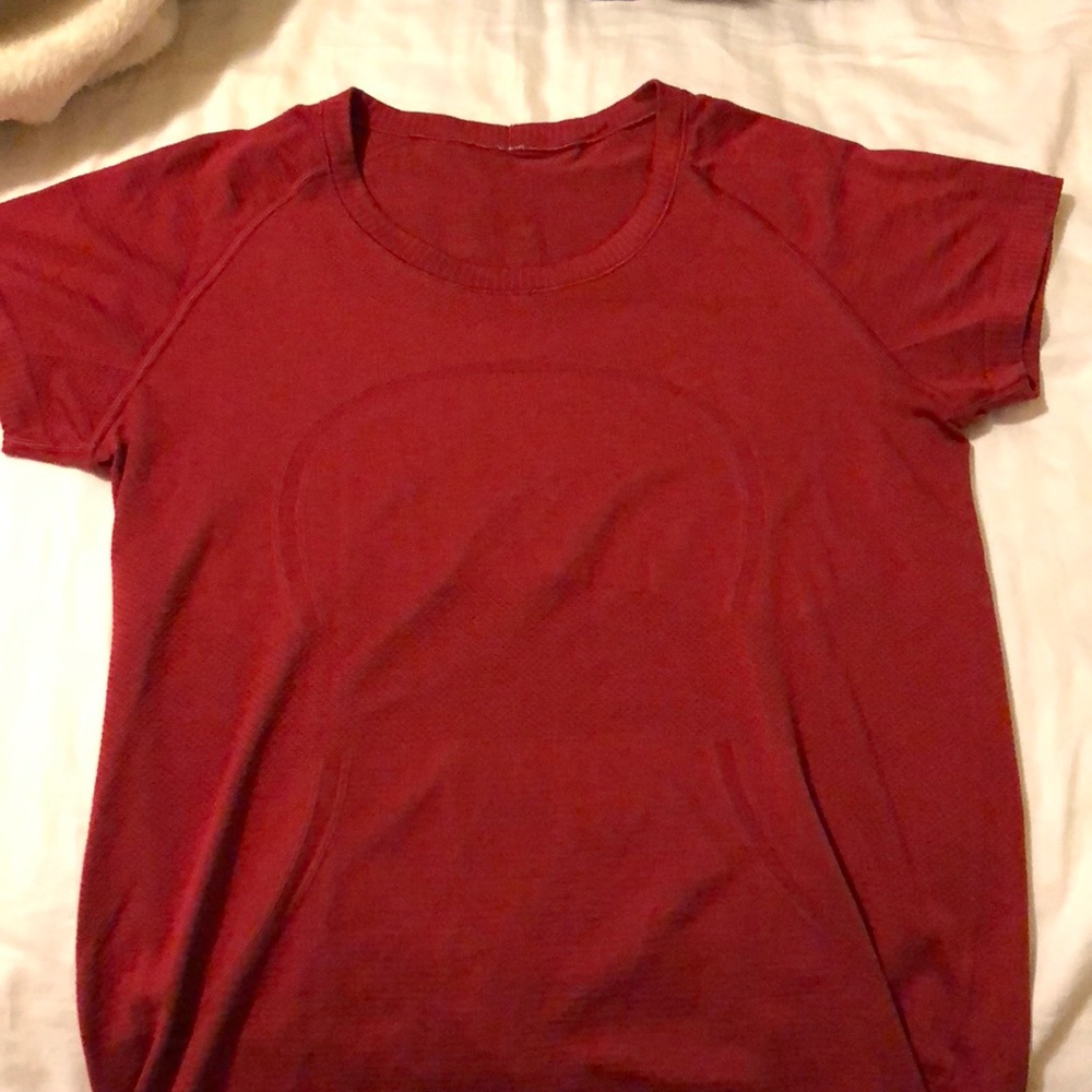 Lululemon shirt/ Swiftly Tech Short Sleeve Crew
